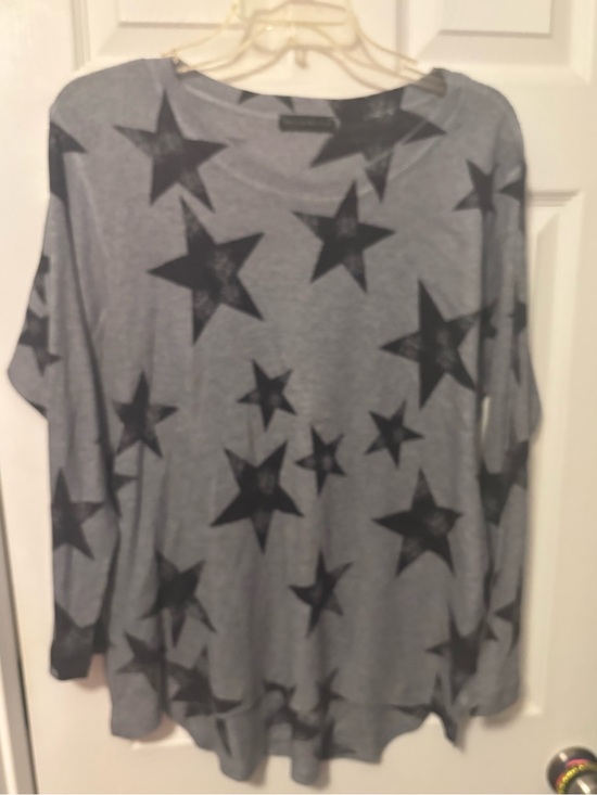 Nally & Millie Tops - Nally & Millie Gray Top with Black Star Print